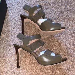 NWT Ann Taylor Reid Stretch Canvas Sandals in Dusty Olive: Size 8.5